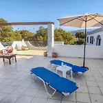 Pelekanos Beachfront Apartment