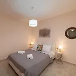 Evangelia'S Cozy Flat