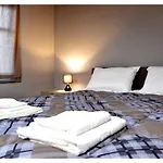 Renovated Home Next To Old Town