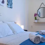 Bright Apt Close To The Beach