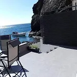 Sunrise Luxury Seaside Apartment