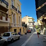 City Center Cozy Nido Apartment