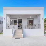 Newly Built House Steps From The Beach: Everything Within Walking Distance - Enjoy A Car-Free Stay