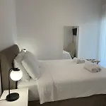 Central Square Apartment By The Sea
