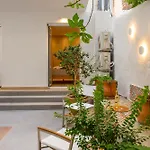 Onira Luxury Apartment