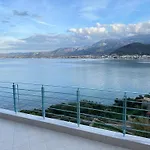 Frosini Seafront Loft