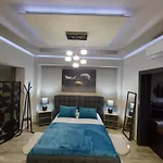 Rika'S Luxury Seaside Apartment