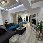 Rika'S Luxury Seaside Apartment