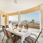 Family Big Apartment With Sea View 2-5 People