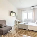 Stylish Apartment Near The Beach With Parking