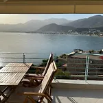 Frosini Seafront Loft