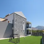 Monti Luxury Villa, With Heated Pool & Hot Tub