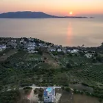 Villa Ekphrasis With Sea View And Jacuzzi