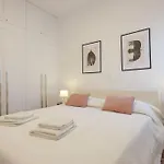 The J&C Apartment - 50M From The Beach!