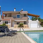 Villa Apella - Private Heated Pool