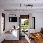 Little Seaside Villa In Hersonissos