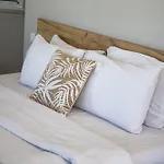 Yasmine Apartments And Rooms