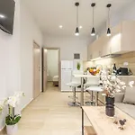 Deluxe City Centre Studio