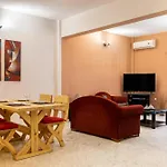 Big Spacious Apartment In The Heart Of The City!
