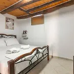 Traditional House With Private Pool