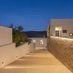 Anantia Villa 2 - Scenic View, Luxury Experience