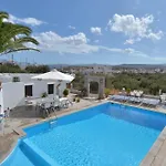 Manos Apartments