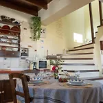 Chara'S Residence