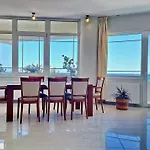 Maria'S Urban Seaview Apartments