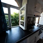 Tea & Sea Apts