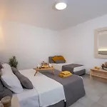 Elenas Village House - Love Apartment With Pool And Terrace