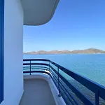 Sea-Front Cozy Apartment