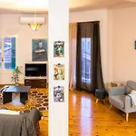 Artistic Getaway Home - Super Central