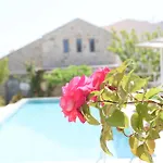 Laini Luxury Suites