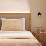Elea Suites