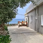 Colimbos Accommodation, 2 Min From The Beach