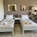 Kyparissos Apartment I