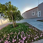 Platanes Place