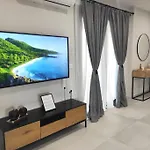 Ekati Apartment