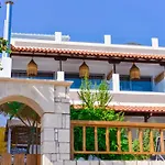 Laia Seafront Luxury Apartments