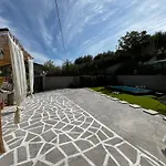 Natural House With Pool & Private Parking