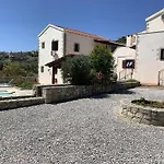 Carlas House, Kalyves