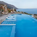 Seafront Luxury Villa With Infinity Pool & Devine Views!