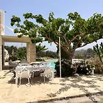 Villa Irida