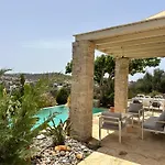 Villa Irida