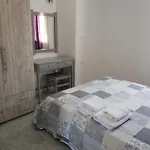 Nikos Apartments