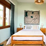 4Br Newly Renovated Retreat Tranquil Coastal Haven