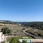 Villa Elides