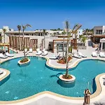 Noble Hotel & Suites - Adults Only