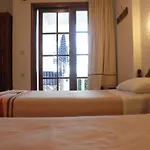 Thamiris Apartments