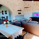 Traditional Villa In Pemonia